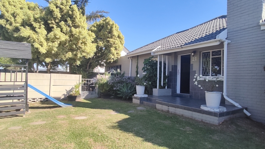 3 Bedroom Property for Sale in Kabega Park Eastern Cape